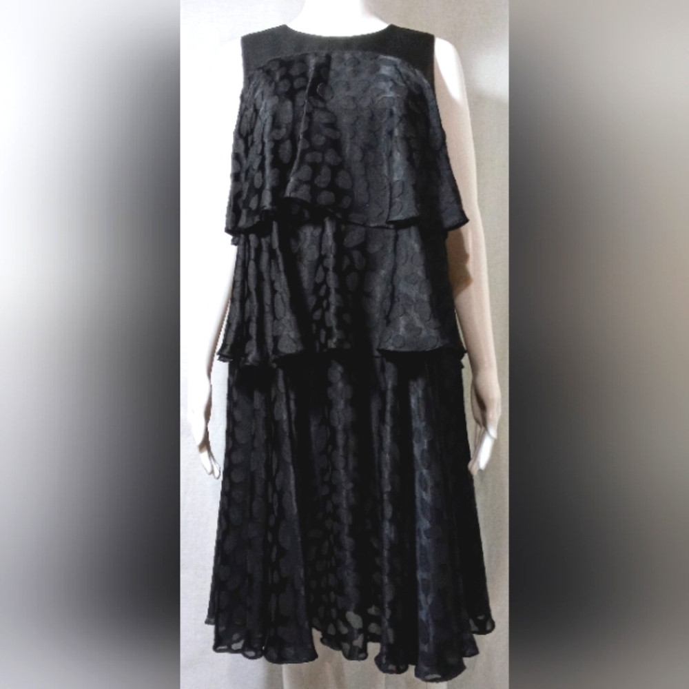 NWT Hilton Hollis S/L Tiered Dress